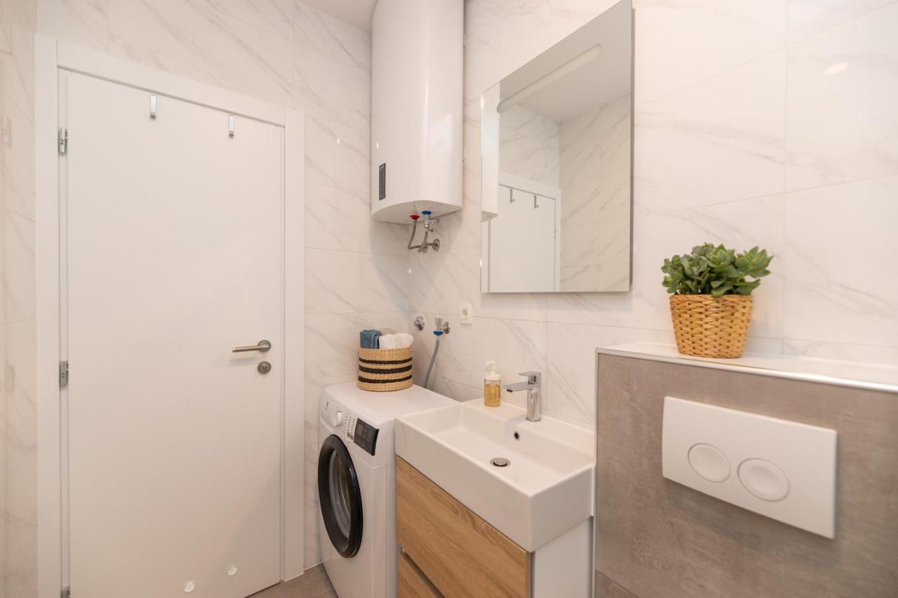 Apartman Ruzica Pucisca Exterior foto