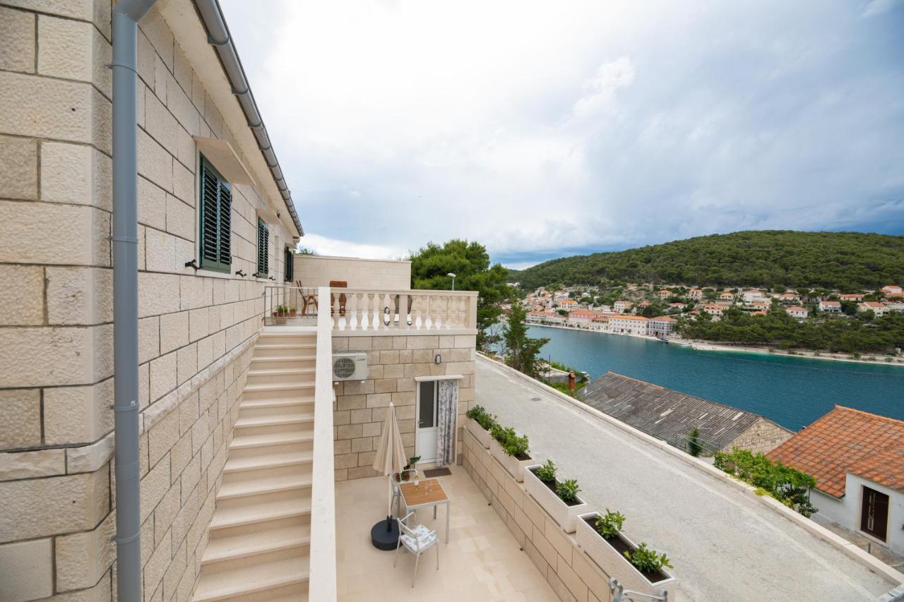 Apartman Ruzica Pucisca Exterior foto