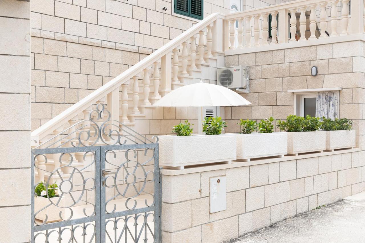 Apartman Ruzica Pucisca Exterior foto